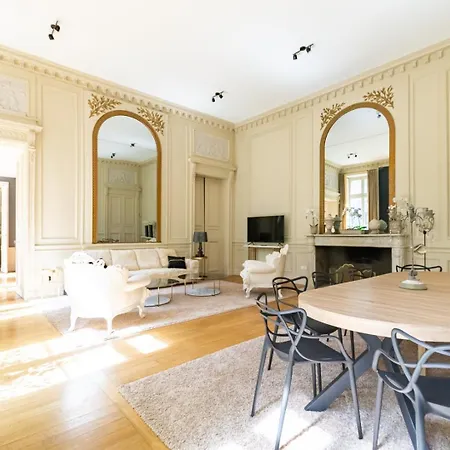 Chambellan Des Ducs - Caractere Et アパート