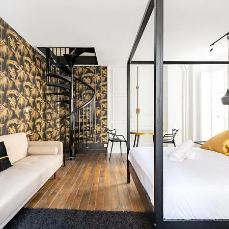 Chambellan Des Ducs - Caractere Et アパート *