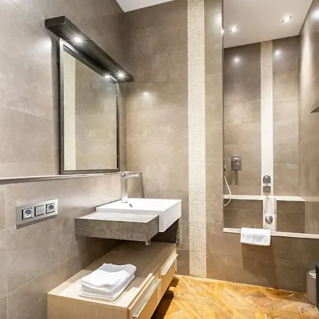 Chambellan Des Ducs - Caractere Et Apartment