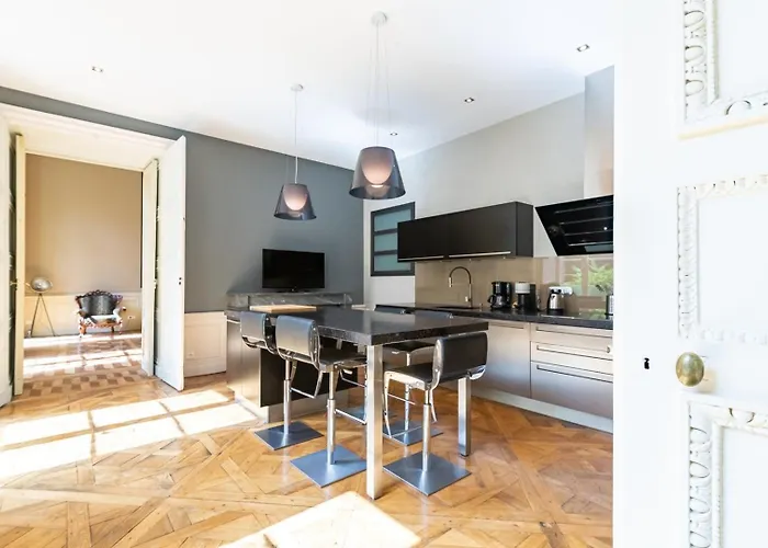 Chambellan Des Ducs - Caractere Et Διαμέρισμα