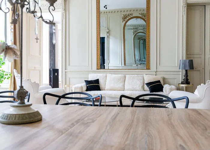 Chambellan Des Ducs - Caractere Et * Ντιζόν