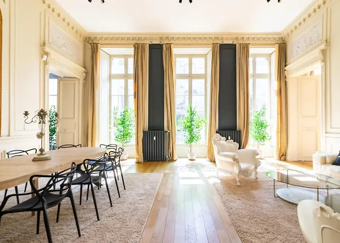 Chambellan Des Ducs - Caractere Et *