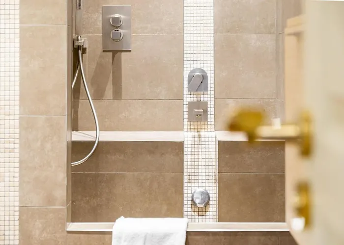 Chambellan Des Ducs - Caractere Et * Ντιζόν