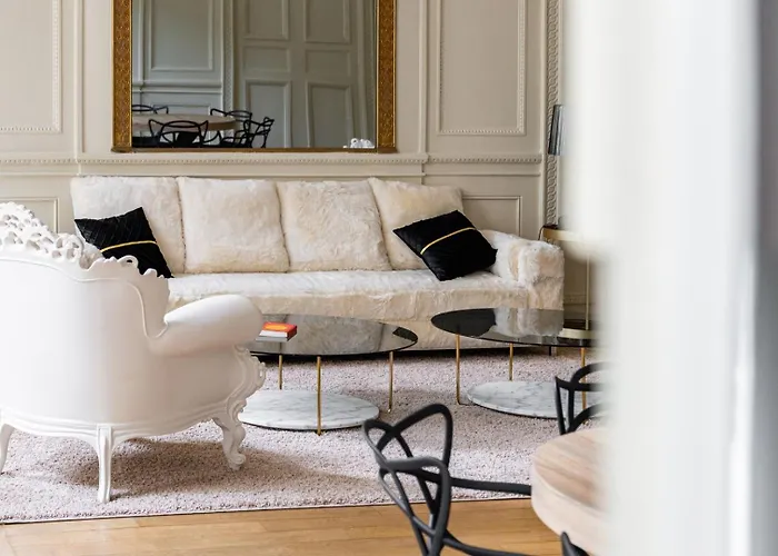 Chambellan Des Ducs - Caractere Et Διαμέρισμα