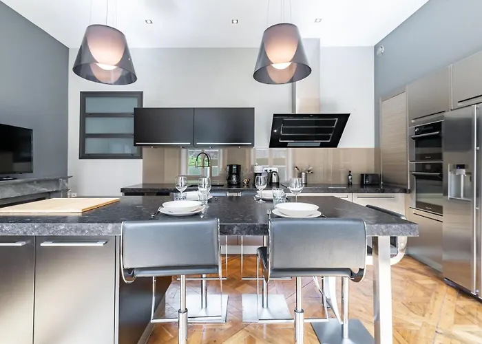 Chambellan Des Ducs - Caractere Et *