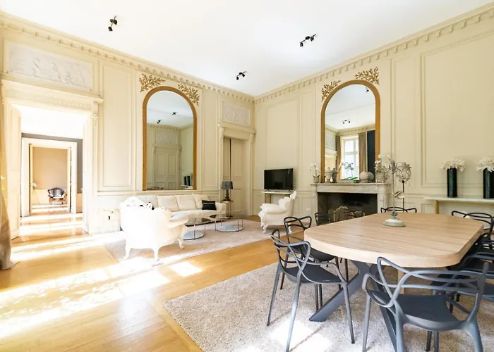 Chambellan Des Ducs - Caractere Et Διαμέρισμα