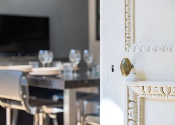 Chambellan Des Ducs - Caractere Et Ντιζόν