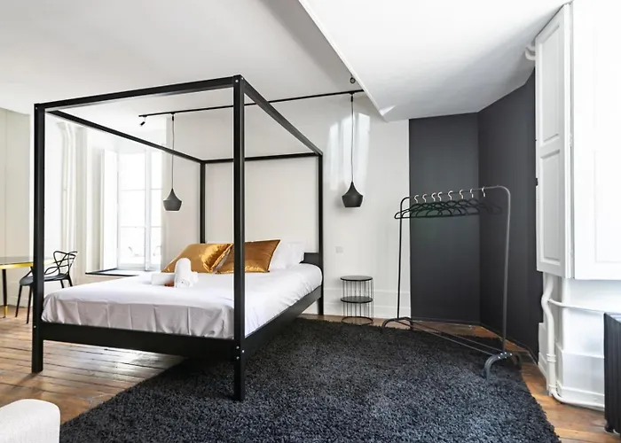 Chambellan Des Ducs - Caractere Et Ντιζόν