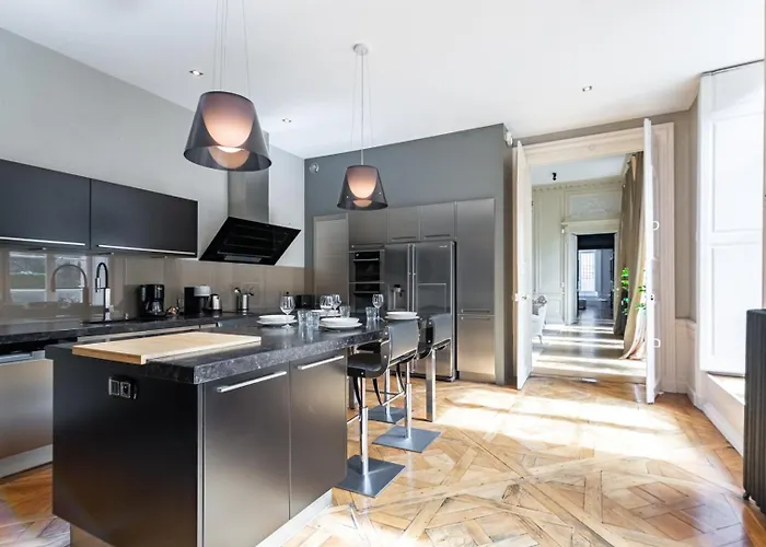 Chambellan Des Ducs - Caractere Et Διαμέρισμα Ντιζόν