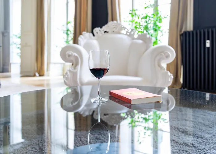 Chambellan Des Ducs - Caractere Et Διαμέρισμα